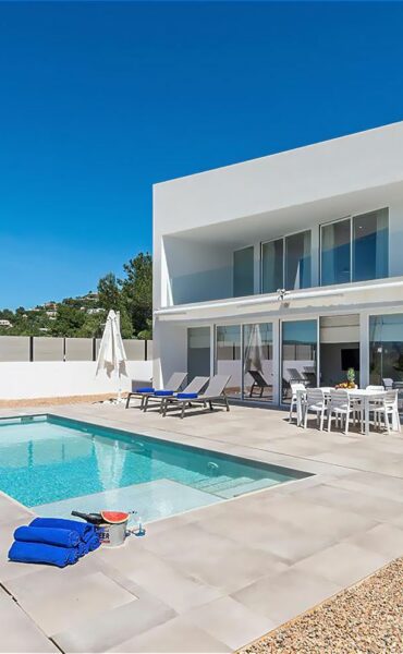 Luxe modern huis met 4 slaapkamers nabij Talamanca en Ibiza te huur