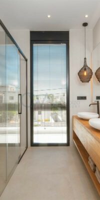 Villa di lusso con 6 camere da letto e ascensore