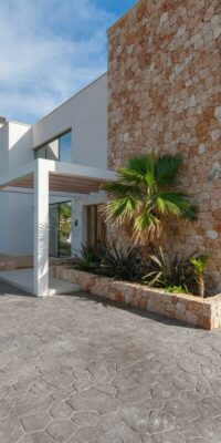 Villa moderna vicino alla città di Ibiza con vista sul mare