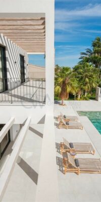 Villa moderna vicino alla città di Ibiza con vista sul mare