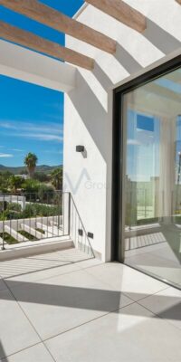 Villa moderna vicino alla città di Ibiza con vista sul mare