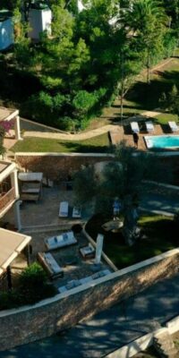 Bonita villa con amplios terrenos cerca de San Rafael