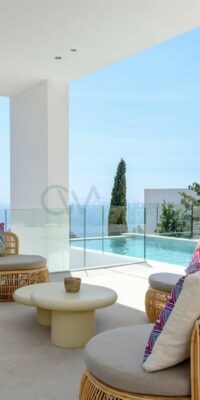 Villa de luxe avec vue spectaculaire sur la mer à Roca Llisa