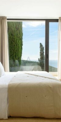 Villa de luxe avec vue spectaculaire sur la mer à Roca Llisa