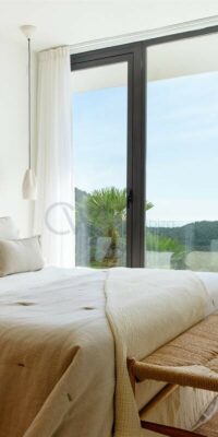 Villa de luxe avec vue spectaculaire sur la mer à Roca Llisa