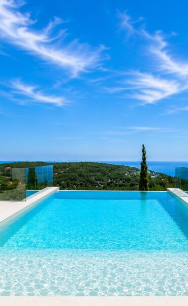 Luxury Villa with Spectacular Sea Views in Roca Llisa