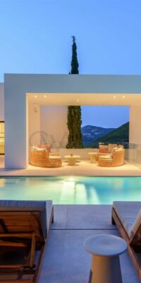 Villa de luxe avec vue spectaculaire sur la mer à Roca Llisa