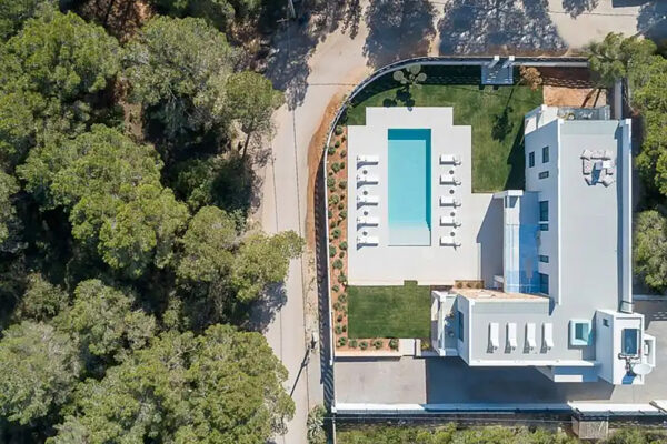 Moderne Villa nur wenige Schritte vom Meer entfernt in Cala Pada