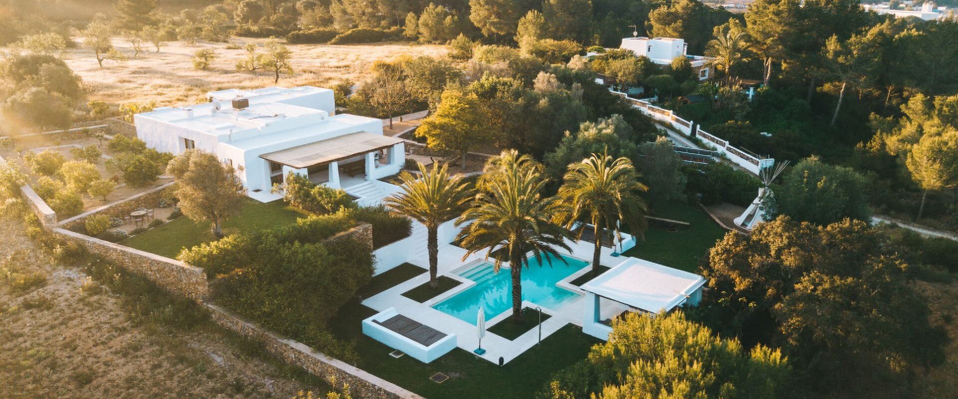 Authentic 5 Bedroom Blakstad Finca with Rental License