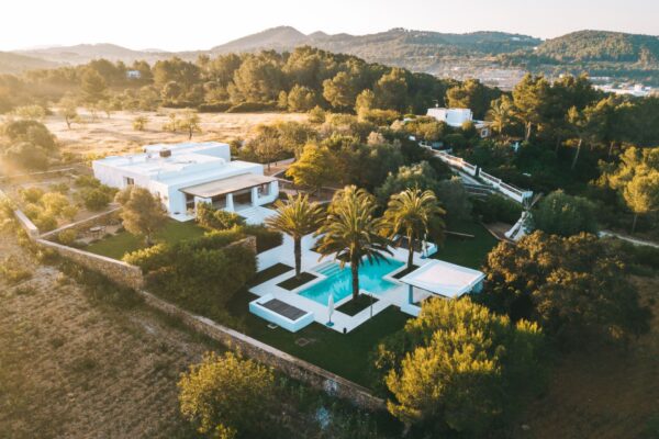Authentic 5 Bedroom Blakstad Finca with Rental License