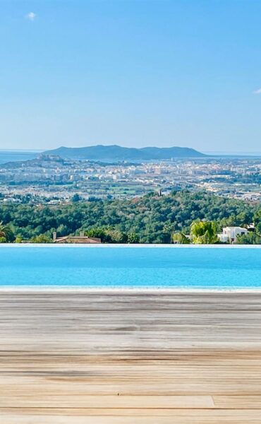 Breathtaking Modern Villa with Panoramic Views