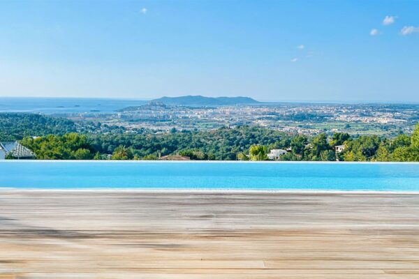 Villa moderne à couper le souffle avec vue panoramique