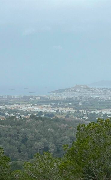 Exclusief perceel met spectaculair panoramisch uitzicht op Ibiza en Formentera