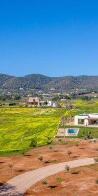 Exquisita villa de nueva construcción con casa de invitados