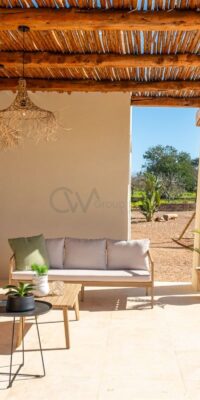 Exquisita villa de nueva construcción con casa de invitados