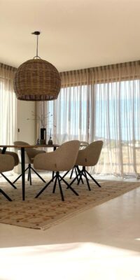Exquisita villa de nueva construcción con casa de invitados