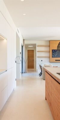 Exquisita villa de nueva construcción con casa de invitados