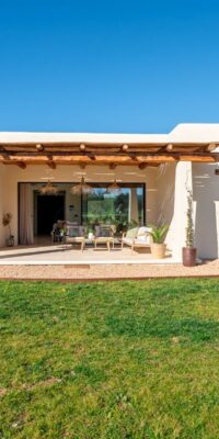 Exquisita villa de nueva construcción con casa de invitados