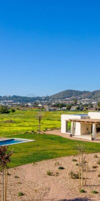Exquisita villa de nueva construcción con casa de invitados