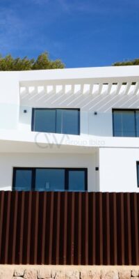 Moderne Luxusvilla in Cap Martinet – Meerblick