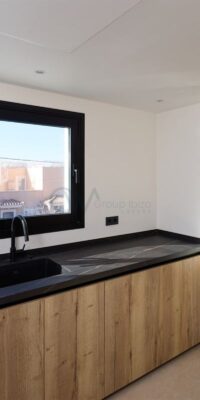 Moderne Luxusvilla in Cap Martinet – Meerblick