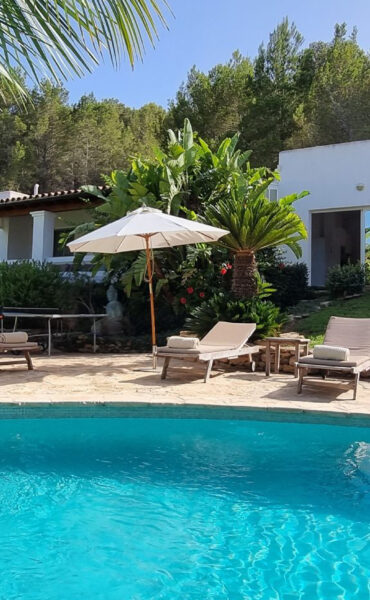 Elegant Bungalow Villa with Guest Annex