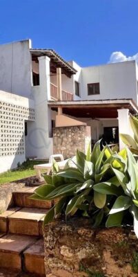 Tranquilla finca in stile ibizenco con vista spettacolare
