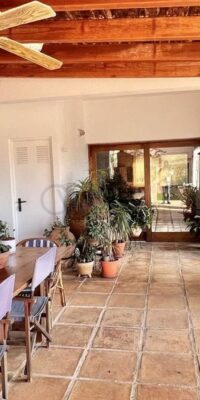 Tranquilla finca in stile ibizenco con vista spettacolare
