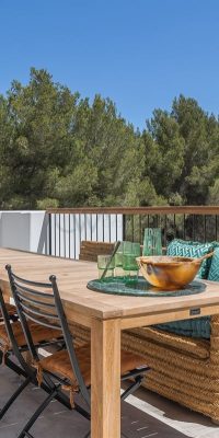 Villa méditerranéenne avec piscine à débordement à Can Furnet