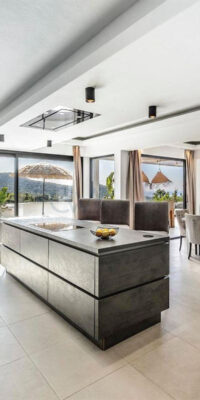 Villa de lujo magníficamente renovada con vistas panorámicas en Can Furnet