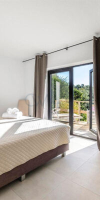 Villa de lujo magníficamente renovada con vistas panorámicas en Can Furnet
