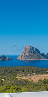 Maison de ville à Cala Carbo avec piscine à débordement et vue sur Es Vedrà
