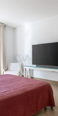 Seafront Villa in Santa Eulalia del Río with Direct Beach Access
