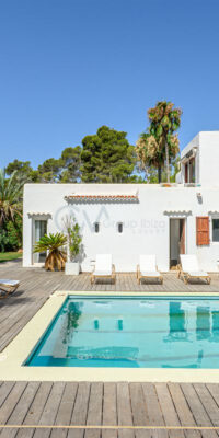 Seafront Villa in Santa Eulalia del Río with Direct Beach Access