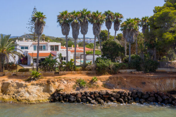 Seafront Villa in Santa Eulalia del Río with Direct Beach Access