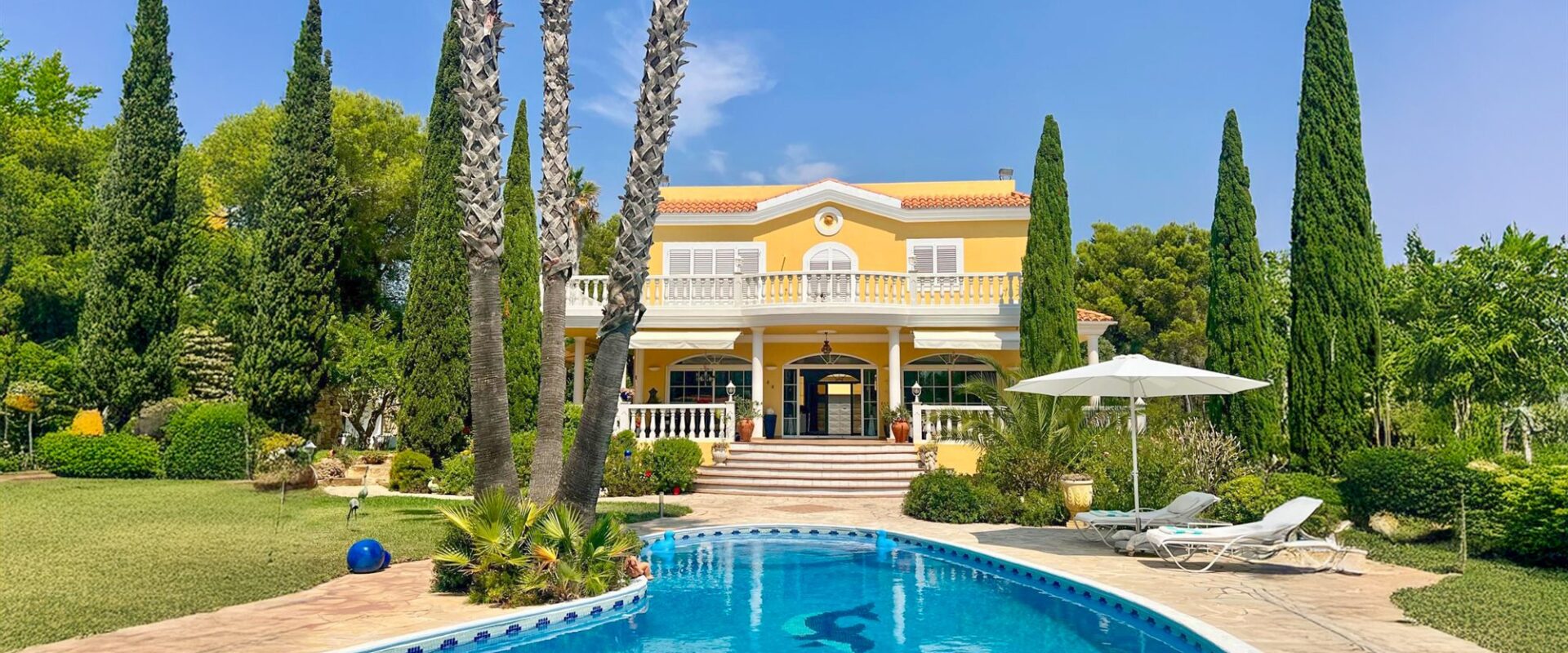 Beautiful villa with sea views near San Carlos