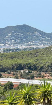 Beautiful villa with sea views near San Carlos