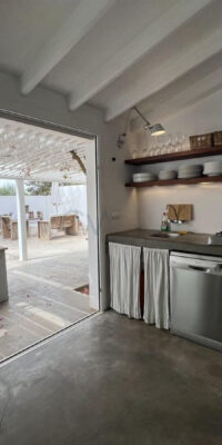 Charming Villa with Two Guest Annexes and Sea Views