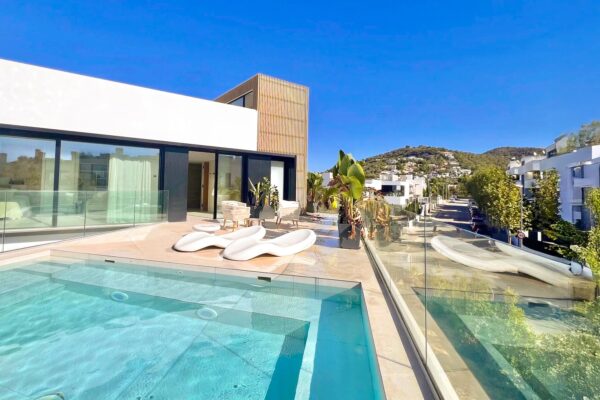 Elegant new-build villa with two pools in Talamanca
