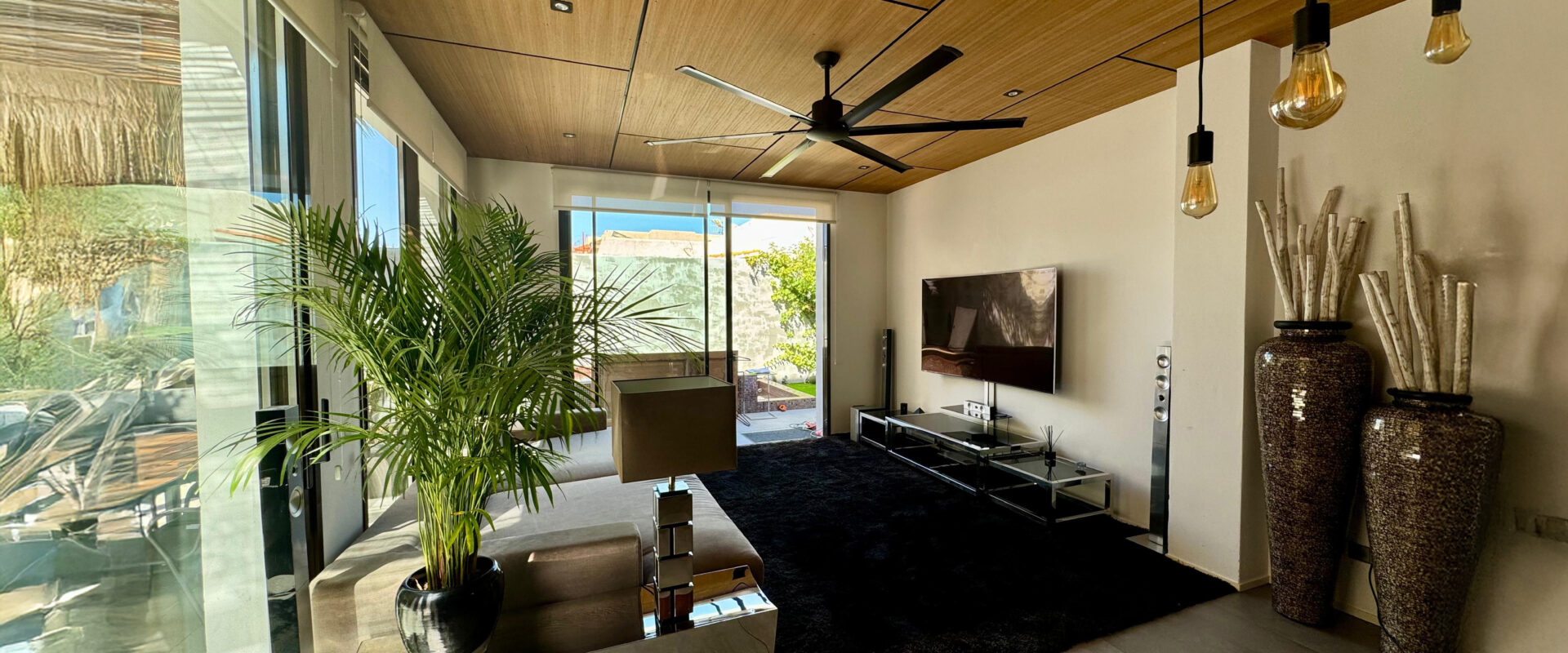 Exclusive apartment with contemporary design in San Josep