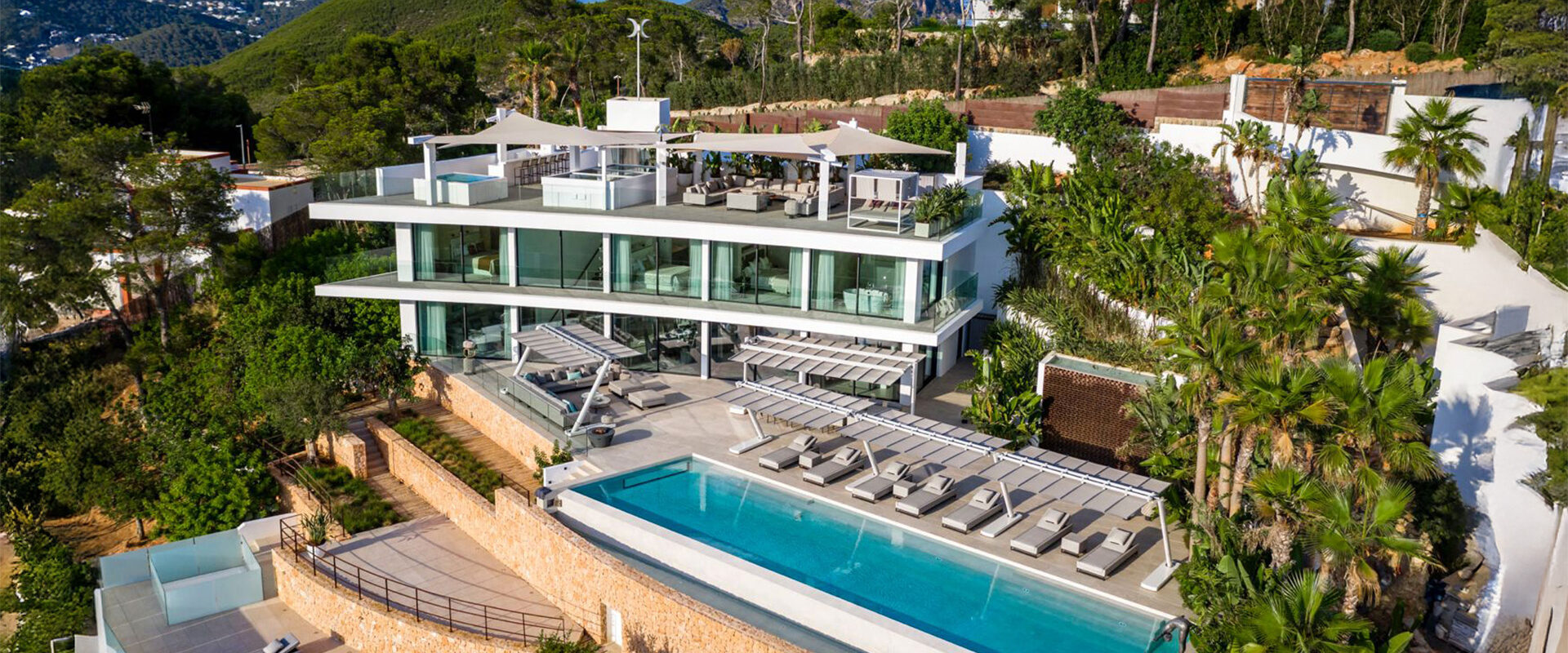 Spectacular luxury villa in Roca Llisa with sea views