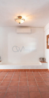 Charming Finca with Private Garden and Pool in Cap Martinet Charming Finca with Private Garden and Pool in Cap Martinet