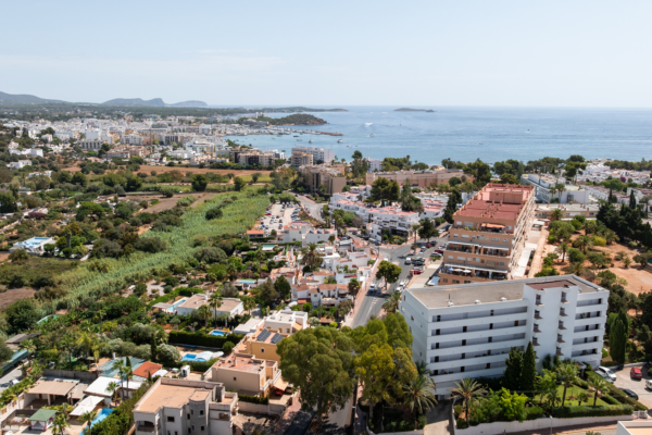 Charming Finca with Private Garden and Pool in Cap Martinet