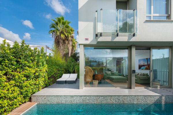 Modern Townhouse with Private Pool and Dalt Vila Views in Jesús