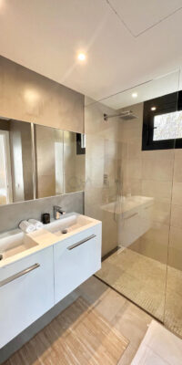 4 Bedroom Contemporary Villa Near Jesús and Talamanca 4 Bedroom Contemporary Villa Near Jesús and Talamanca