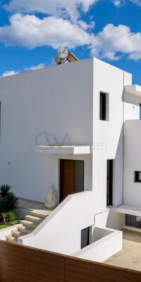 4 Bedroom Contemporary Villa Near Jesús and Talamanca 4 Bedroom Contemporary Villa Near Jesús and Talamanca