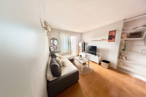 Elegant and Fully Renovated Apartment in Calla de Bou