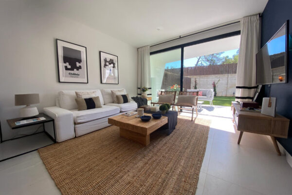 Exquisite New Apartment with Private Garden in Sant Antonio