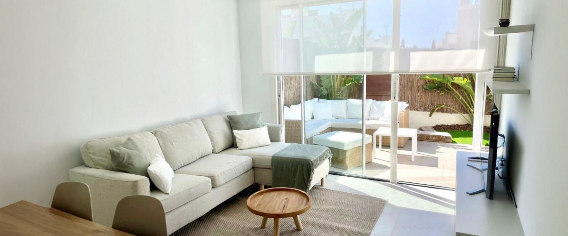 Stylish Apartment with Terrace Garage and Pool in Sant Antonio