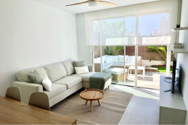 Stylish Apartment with Terrace Garage and Pool in Sant Antonio